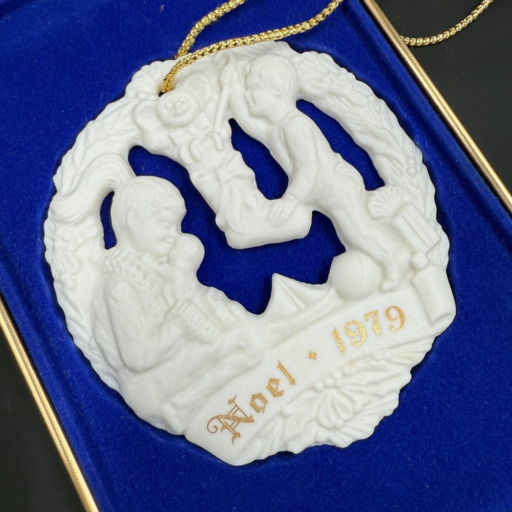GORHAM 1979 Vintage Annual Limited Ed. Noel Joys Of Christmas Porcelain Ornament